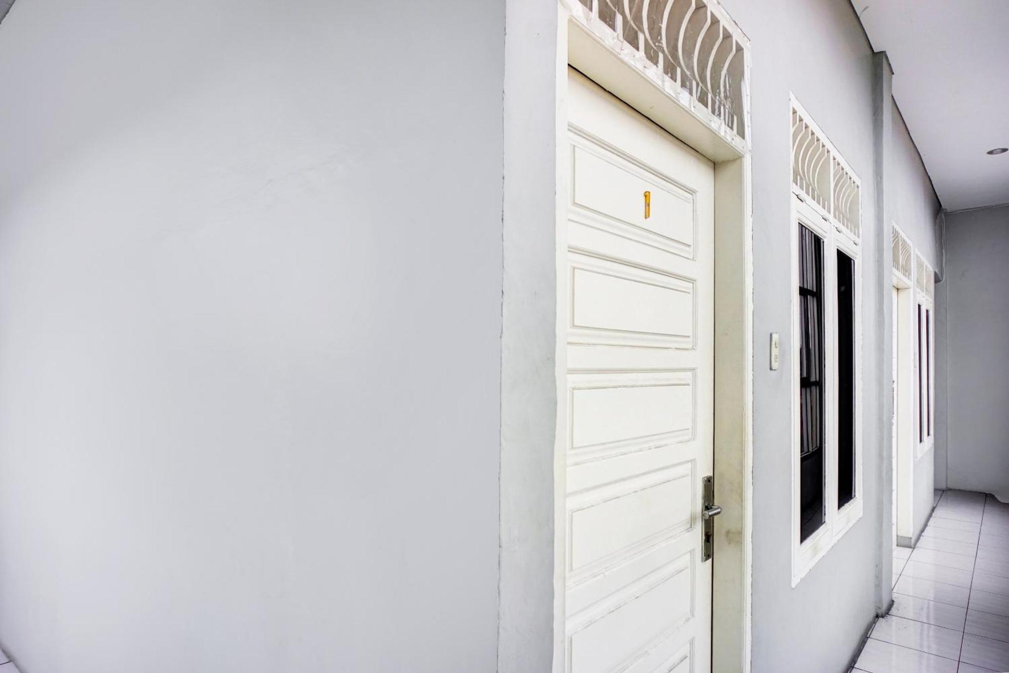 Oyo 93071 Home Stay Kembar Syariah Binjai Exteriér fotografie