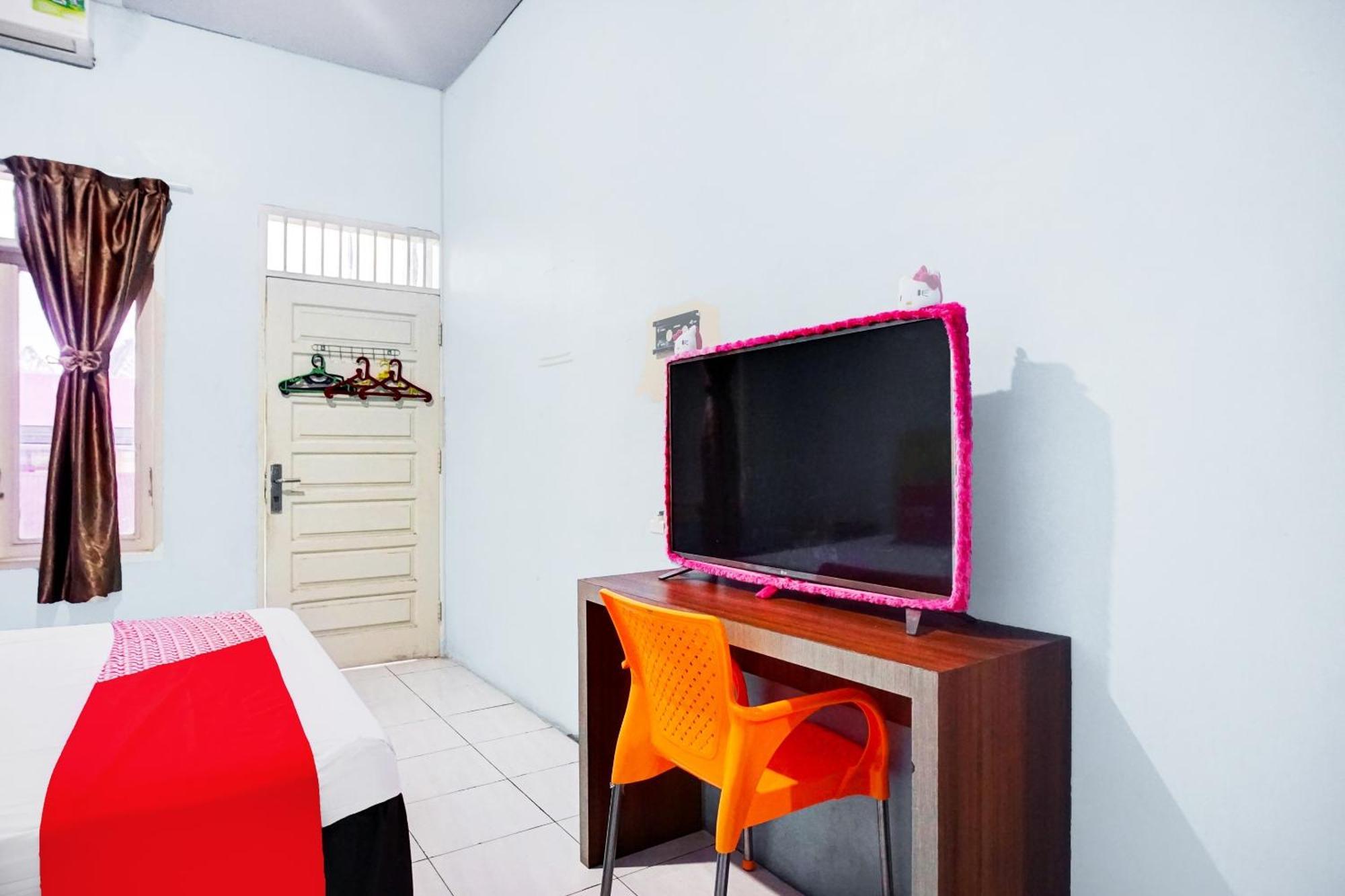 Oyo 93071 Home Stay Kembar Syariah Binjai Exteriér fotografie