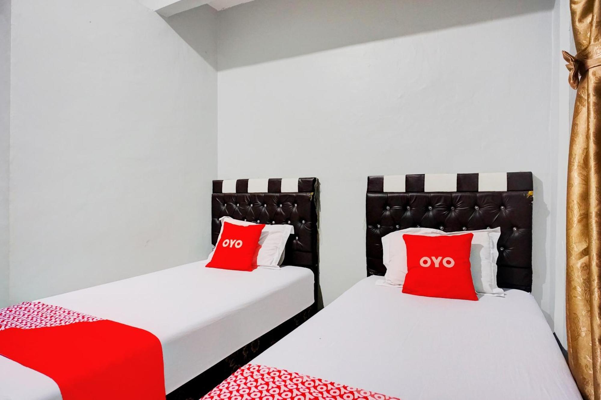Oyo 93071 Home Stay Kembar Syariah Binjai Exteriér fotografie