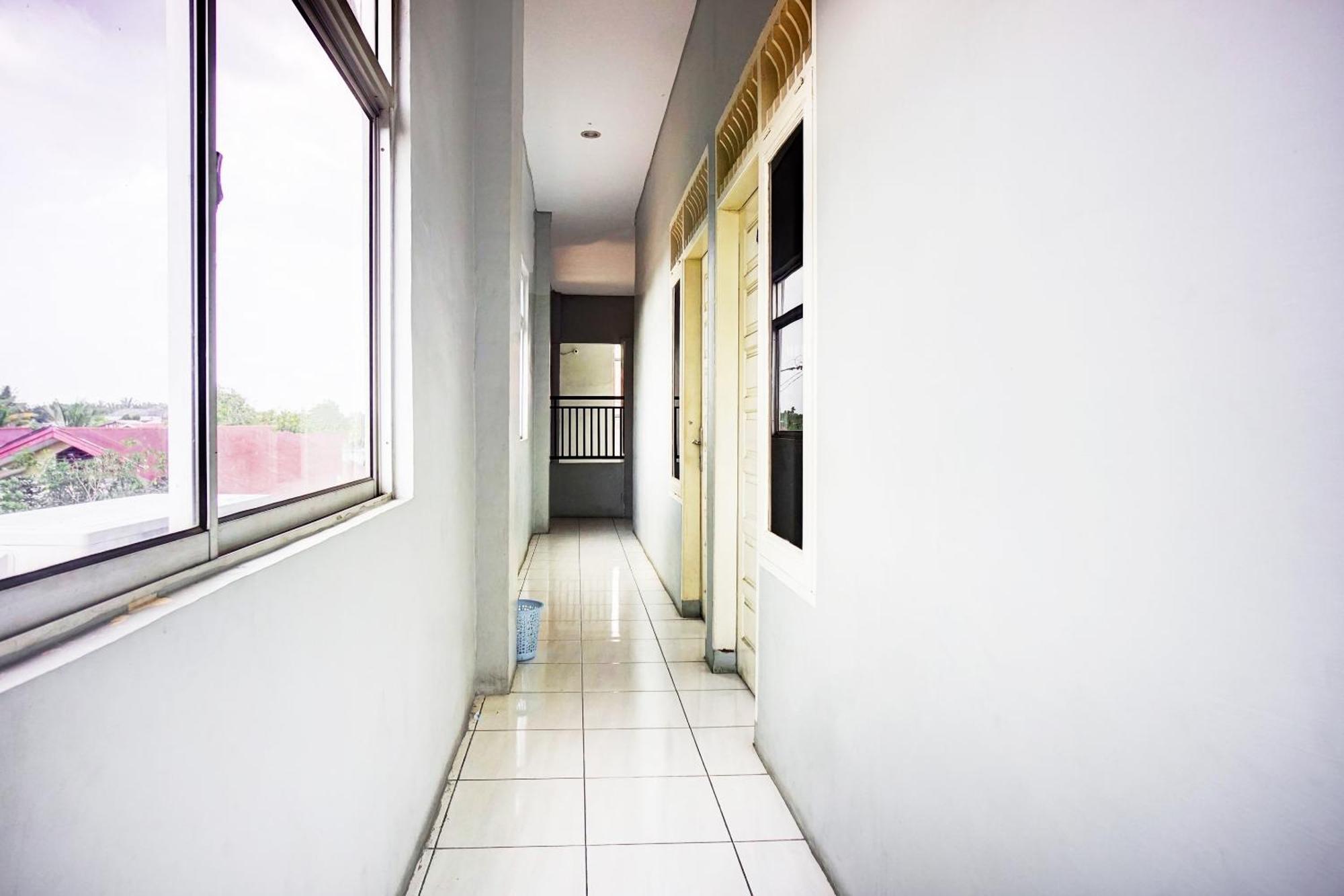 Oyo 93071 Home Stay Kembar Syariah Binjai Exteriér fotografie