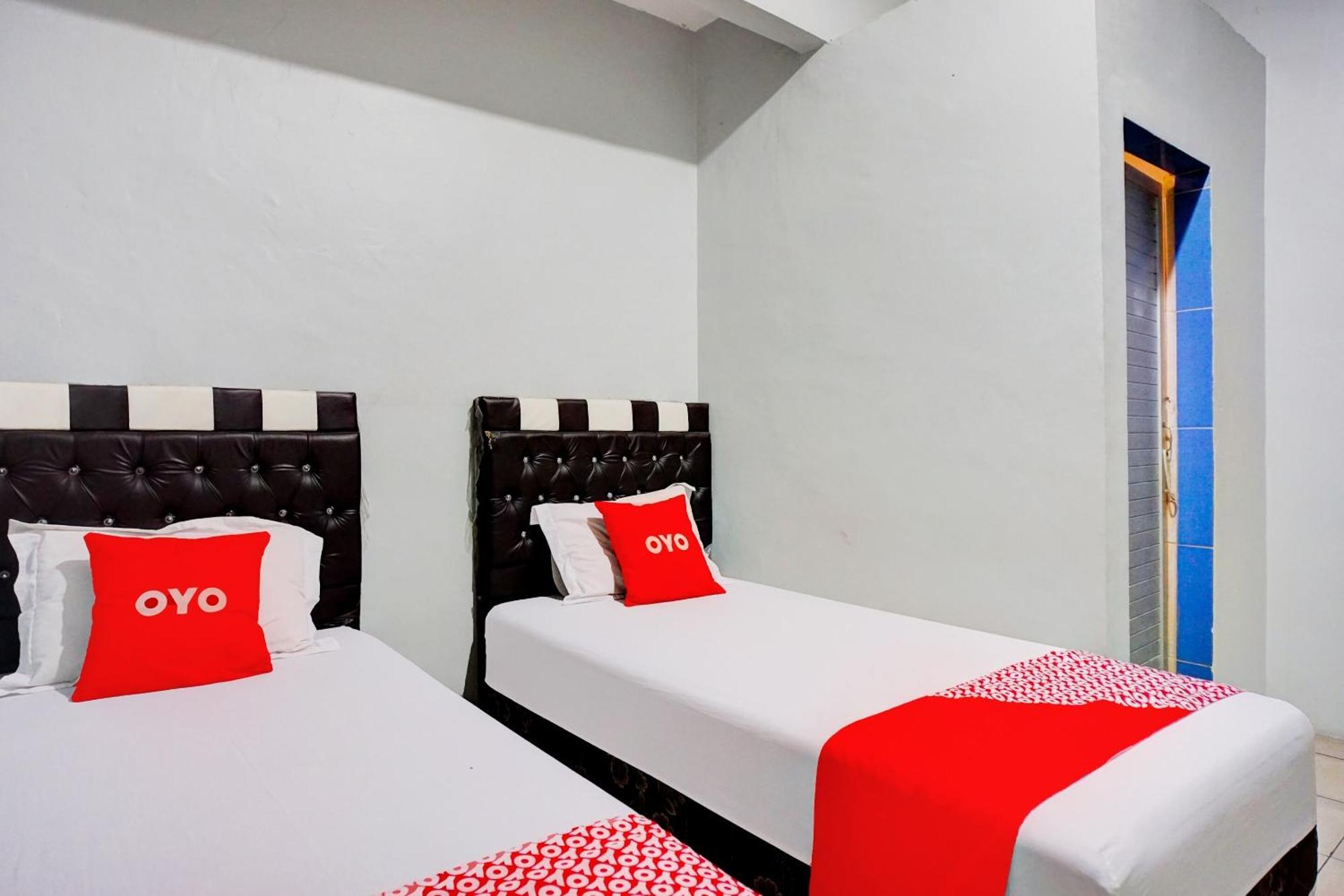 Oyo 93071 Home Stay Kembar Syariah Binjai Exteriér fotografie