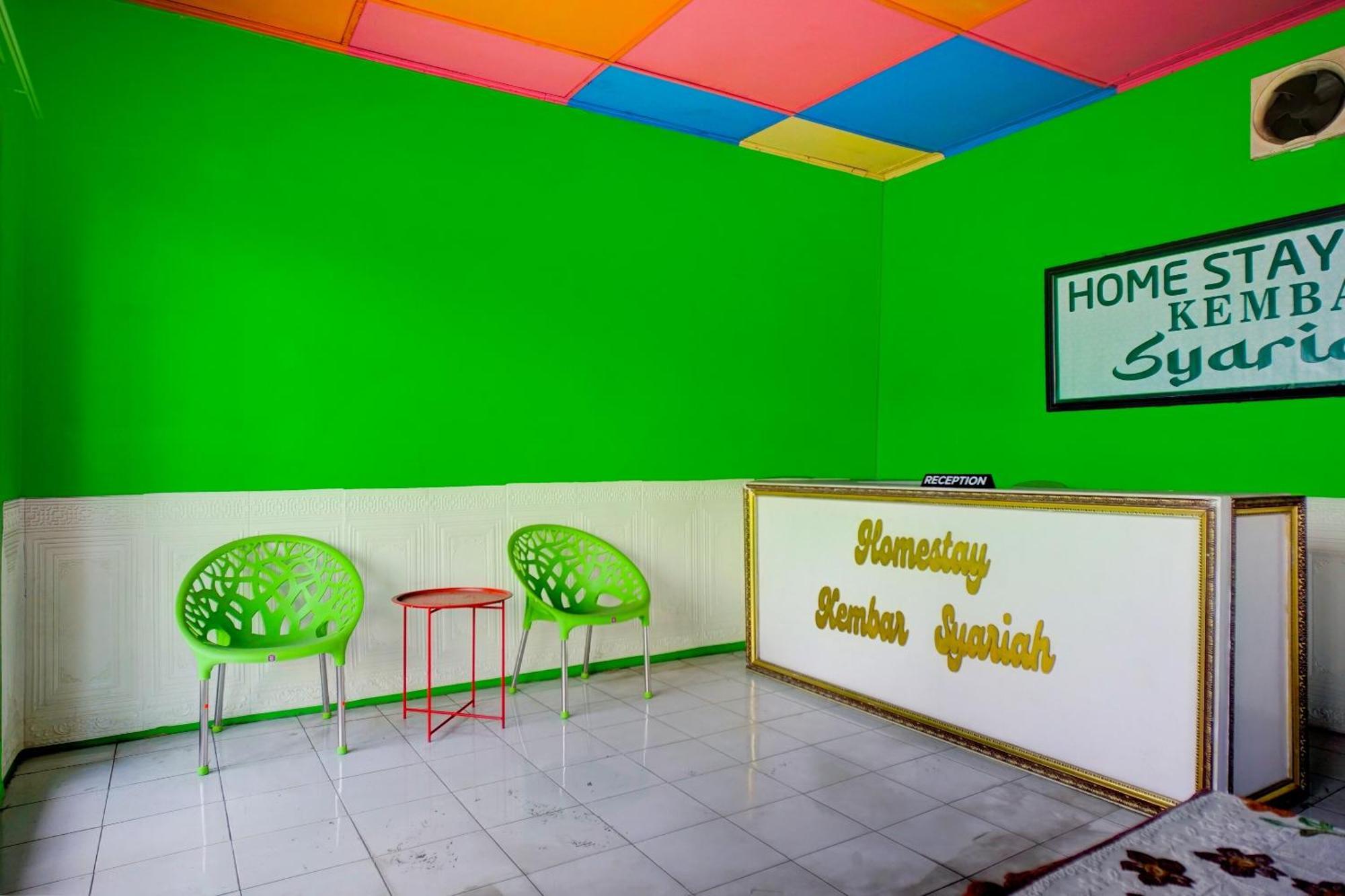 Oyo 93071 Home Stay Kembar Syariah Binjai Exteriér fotografie