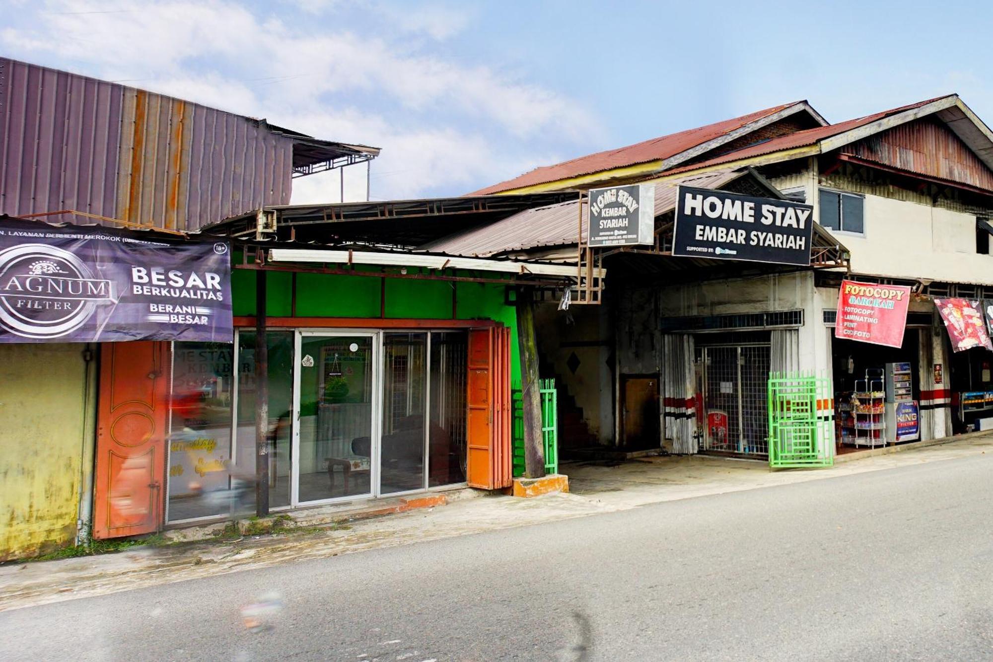 Oyo 93071 Home Stay Kembar Syariah Binjai Exteriér fotografie
