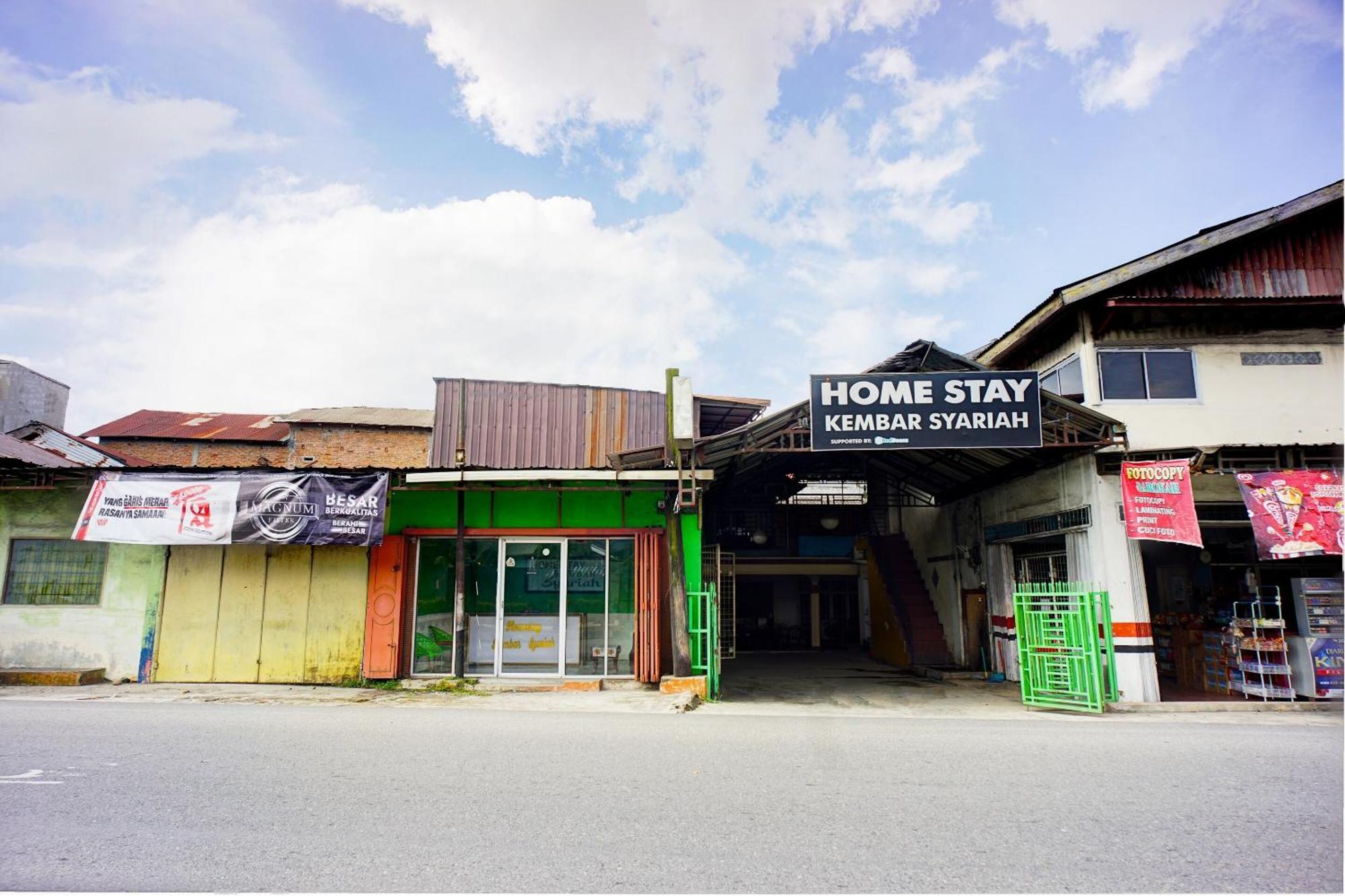 Oyo 93071 Home Stay Kembar Syariah Binjai Exteriér fotografie